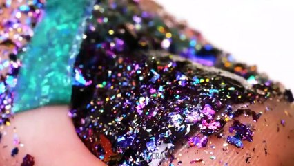 GENIUS HACKS TO KEEP YOUR FEET NICE AND SMOOTH