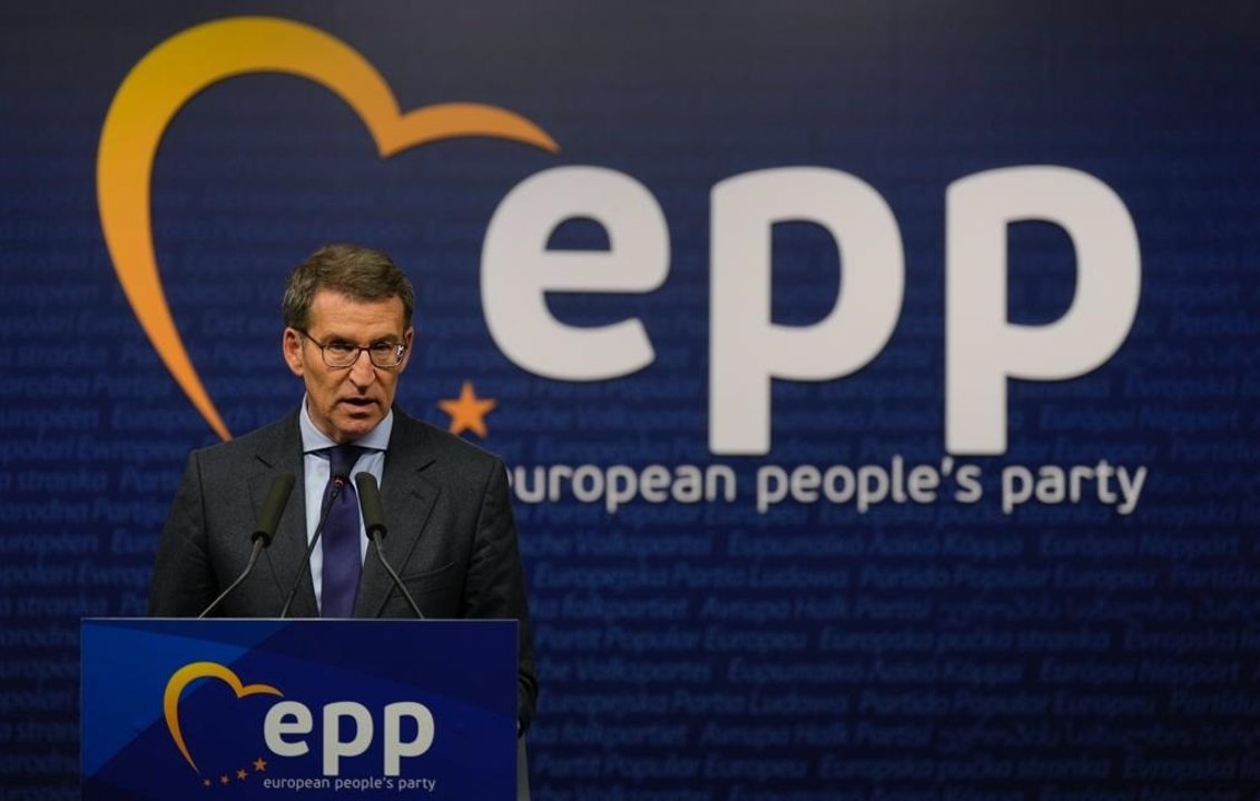 Feijóo rompe su silencio sobre la moción de censura para defender su política centrista y alejada del 'infantilismo'