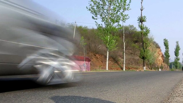 2014 Bentley Flying Spur: Uber-Luxury Sedan Makes its Mark in China! - Ignition Episode 68