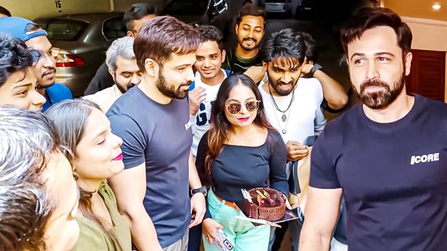 Emraan Hashmi ने पैपराजी और फैन्स के साथ मनाया अपना बर्थडे