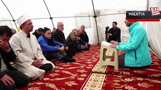 Malatya'daki konteyner kentte ramazanın ilk cuma namazı kılındı