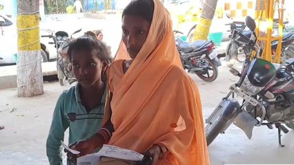 वैशाली: दूसरे जगह एक्सरे करवाने पर स्वास्थ्य विभाग के आशा कार्यकर्ताओं ने मरीज़ का फाड़ा पुर्जा