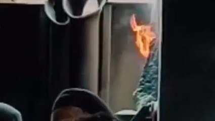 ब्रेकिंग न्यूज: मुजफ्फरपुर जंक्शन पर गरीब रथ के बोगी मे लगीं आग, मची अफरतरी