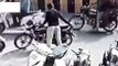 फिरोजाबाद: बैंक के सामने खड़ी बाइक चोरी की घटना सीसीटीवी कैमरे में हुई कैद