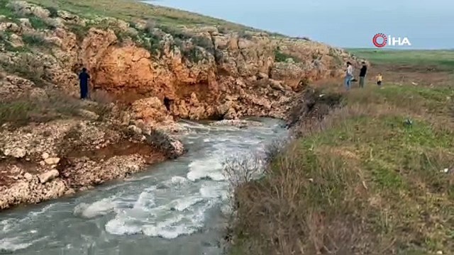 Gören gözlerine inanamadı, korkuttu! Binlerce yıllık derenin suyu ortadan kayboldu! Yerin altına girdi
