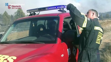 Un incendio quema hasta ahora unas mil hectáreas en las provincias de Teruel y Castellón