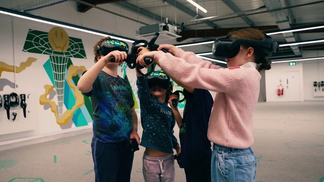 Mask-video-leeds NMC6224268_V4