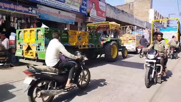 कृषि मंडी में लहुसन व गेहूं की बंपर आवक, मंडी के मुख्य गेट को करना पड़ा बंद