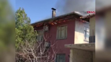 İKİ KATLI EV YANDI