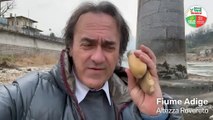 Bonelli rimette a posto i sassi nell'Adige: il messaggio a Meloni - Video