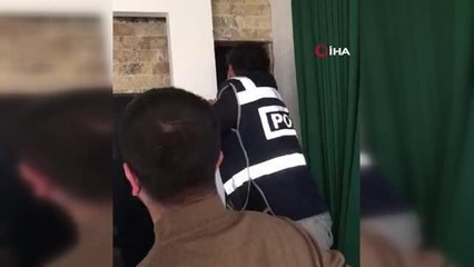 Evin duvarındaki gizli bölmede yakalandı, iyi muamele görmek için polisten 'söz' istedi