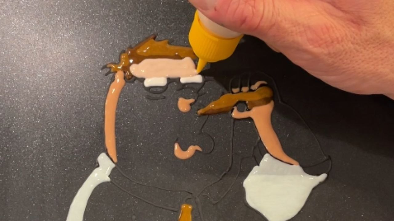 'Now that's impressive!' Pancake artist makes P...