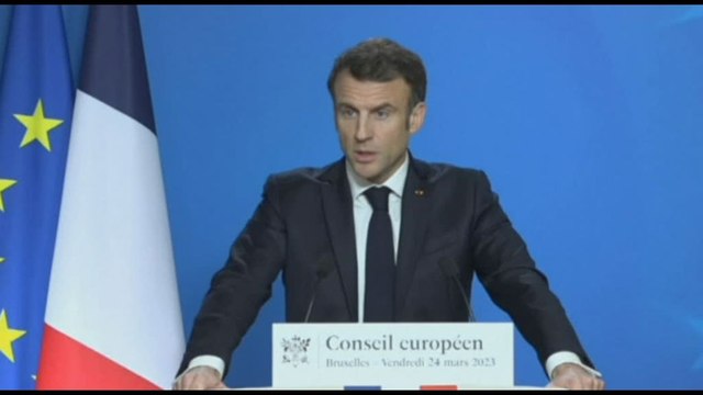 Pensioni, Macron: Il Paese non può stare fermo, andiamo avanti