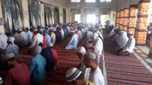 रमजान में जुमे की विशेष नमाज में उमड़ी रोजेदारों की भीड़