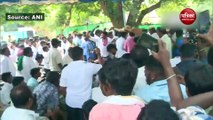 Video: कर्नाटक के पूर्व CM सिद्धारमैया ने खोया आपा, सबके सामने कांग्रेस कार्यकर्ता को जड़ दिया थप्पर
