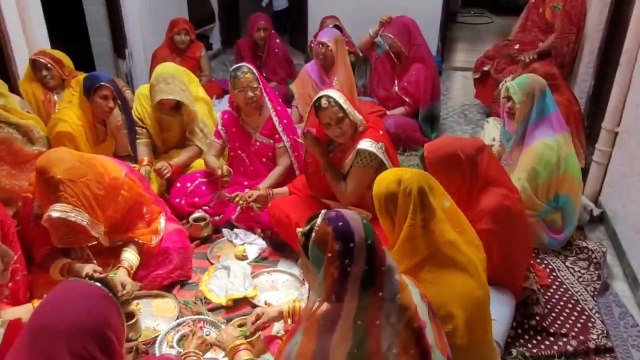 राजसी ठाठ बाठ के साथ निकली गणगौर