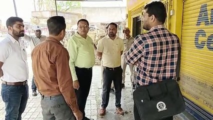 चिकित्सा विभाग : दो क्लीनिक सील, कई संचालक ताले लगाकर भागे