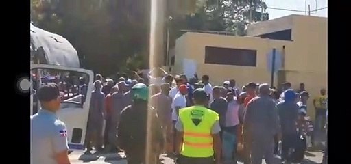 Policía dispersa grupo pretendía protestar en alrededores de la Cancillería