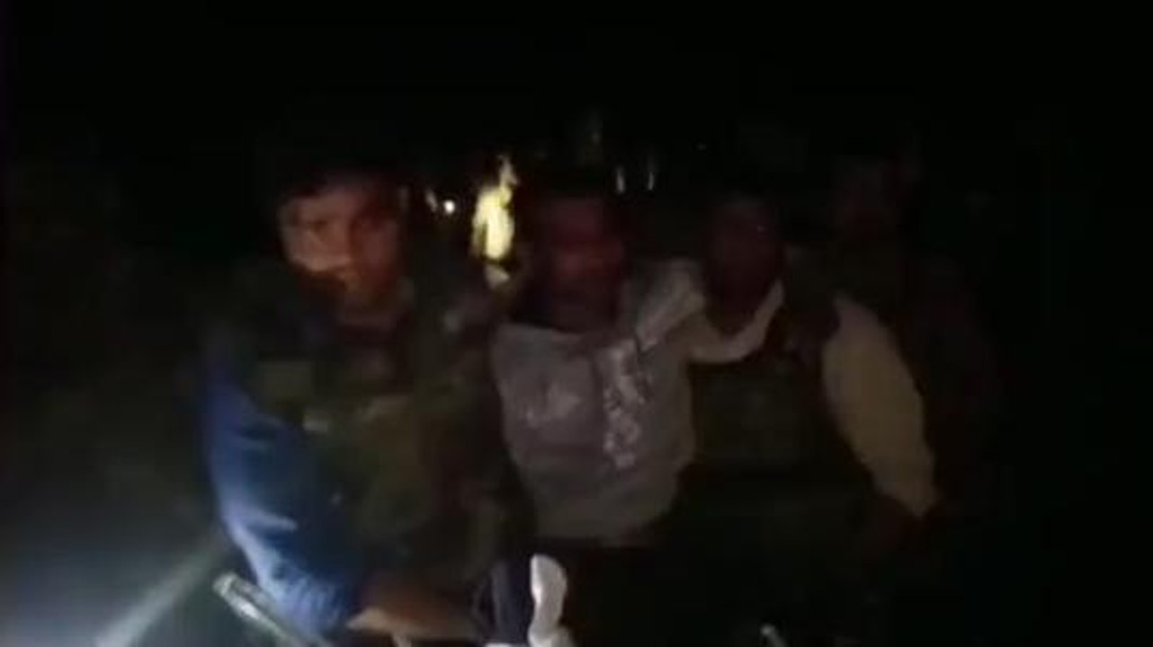 मैनपुरी: पुलिस ने मुठभेड़ में गिरफ्तार किया 25 हजार का इनामी बदमाश, पैर में लगी गोली