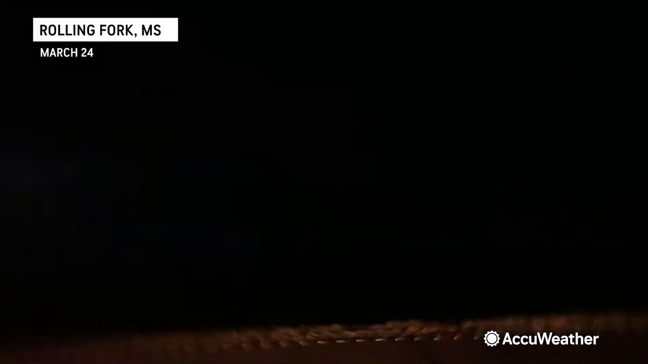 Wedge tornado causes extensive damage in Mississippi