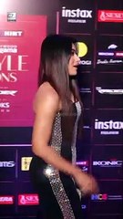 Rashmika Mandanna पैपराजी को दिए डिफरेंट लुक