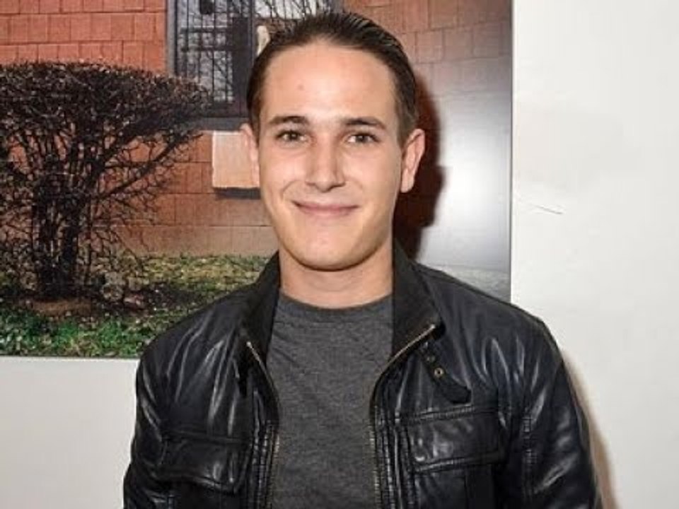 "Un homme d'honneur" (TF1) : découvrez Emile Berling (Simon Riva), fils de Charles Berling