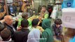 الأردنيون يقبلون على شراء القطايف والحلويات في شهر رمضان