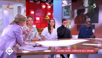 GALA - VIDÉO - Jeanne Herry “au chômage” : la fille de Miou-Miou et Julien Clerc sans filet