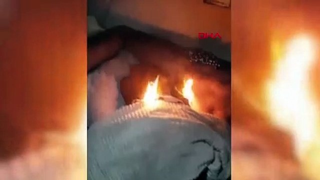 Kiracıları çıkarmak için kendi oturduğu evi ateşe verdi; görüntüleri sosyal medyada paylaştı