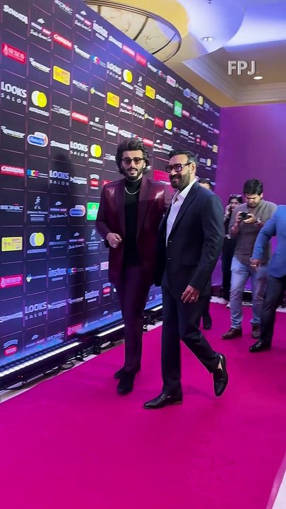 Anushka Sharma, Varun Dhawan, Kriti Sanon, other Bollywood Celebs Dazzle at Mumbai Event