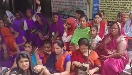 देवास: आशा, उषा और सहयोगी संगठन की 11वें दिन भी हड़ताल जारी रही