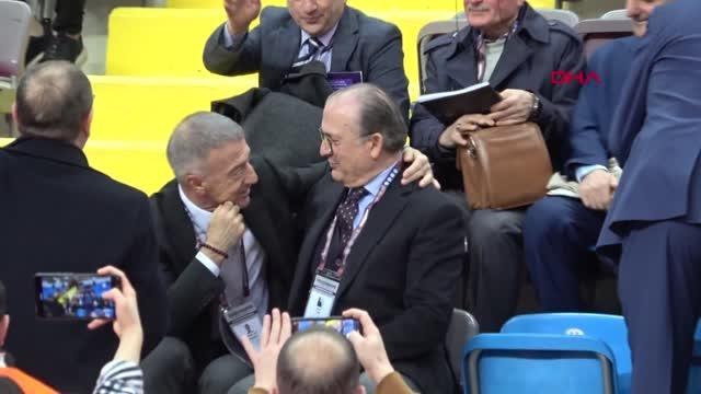 SPOR Trabzonspor'da Ahmet Ağaoğlu yönetimi ibra edildi