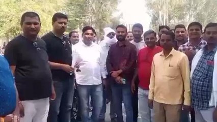 सीधी: नियमितीकरण की मांग को लेकर रोजगार सहायकों ने सौंपा ज्ञापन