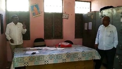 उत्कृष्ट विद्यालय जांच करने पहुंचे तहसीलदार