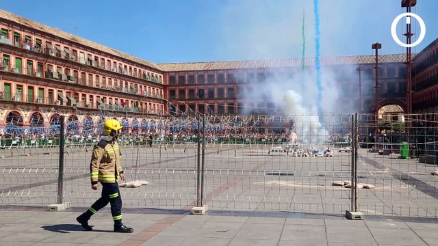 Una mascletá alicantina convierte La Corredera de Córdoba en la plaza de Los Luceros