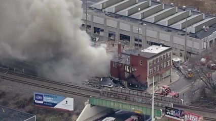 美 초콜릿 공장 대규모 폭발 "2명 사망·부상 실종 다수"...기상 카메라에 잡혀 / YTN