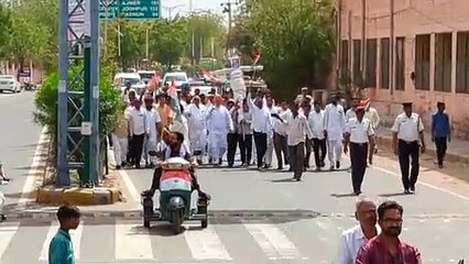 कांग्रेस ने जिला मुख्यालय पर किया विरोध-प्रदर्शन