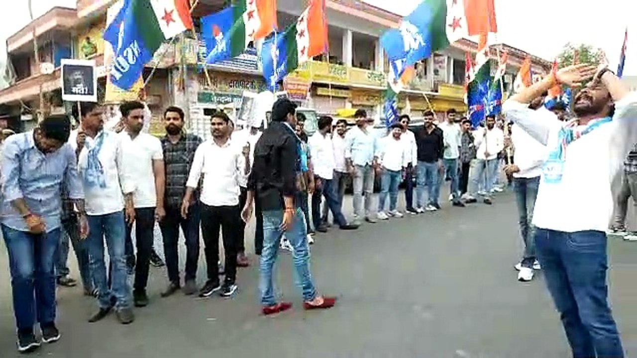 एनएसयूआई कार्यकर्ता हुए एकजुट, राहुल गांधी के समर्थन में किया प्रदर्शन