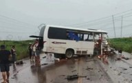 Acidente entre micro-ônibus e caminhão deixa 10 mortos no Pará