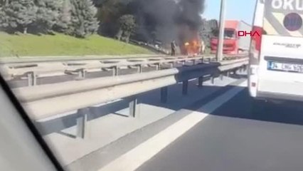 ARNAVUTKÖY TEM OTOYOLU'NDA PANELVAN ALEV ALEV YANDI