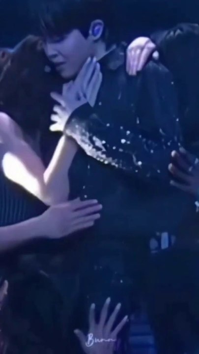 Who wants to be that girl with Jimin 'like crazy' performance