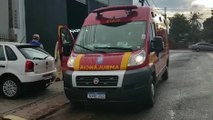 Mulher é socorrida pelo Siate após ser agredida na Rua Ademar de Barros