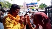 लाडली बहना योजना कैंप का जायजा लेने पहुंचे मंत्री जी ने महिला से खाए थप्पड़, वीडियो हुआ वायरल