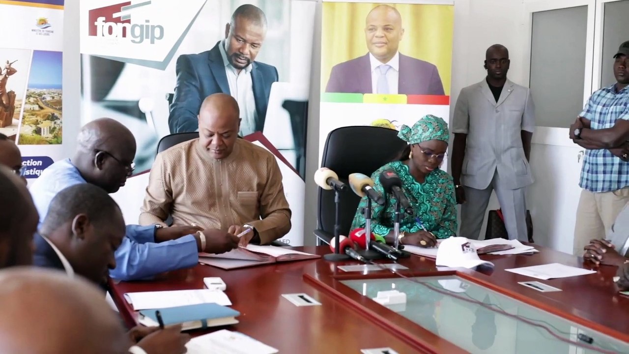 Signature de Convention entre le FONGIP et le ministère du Tourisme