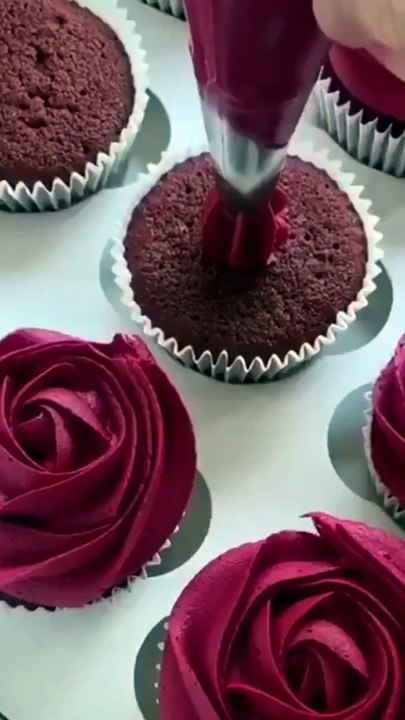 Rose Design Cup Cake