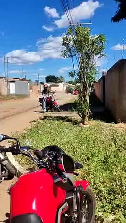 Policial militar do DF troca tiros com a PMGO e...