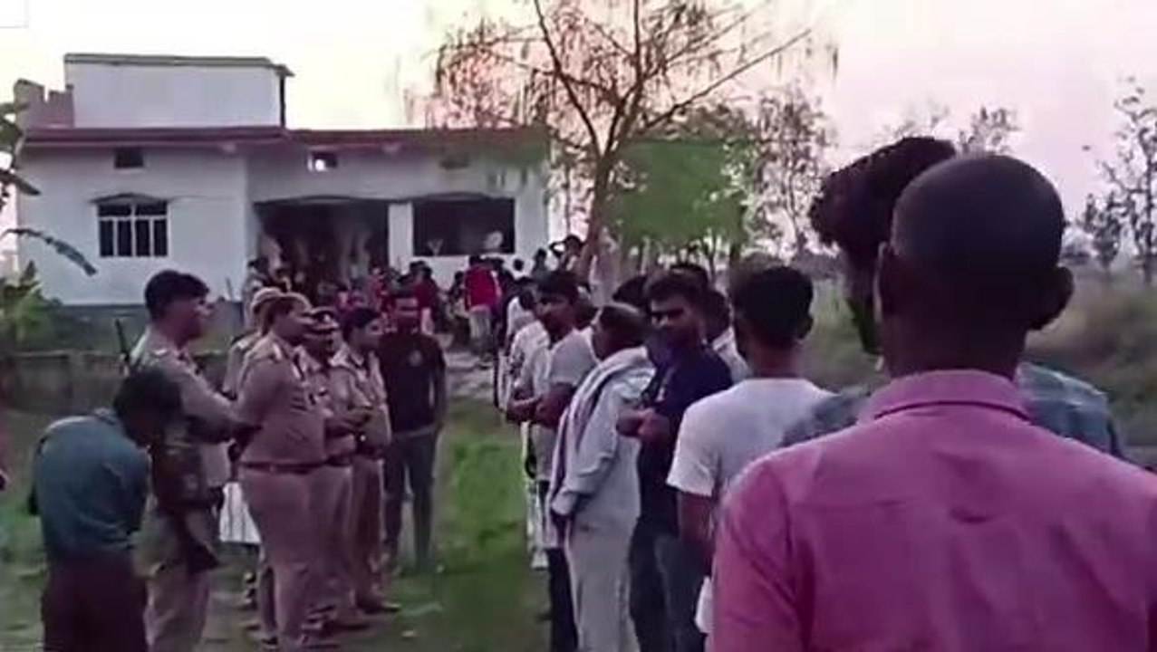 कुशीनगर: संदिग्ध परिस्थितियों में फंदे से लटका मिला युवती का शव, जांच में जुटी पुलिस
