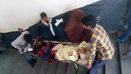 कंधे बना सहारा, गोदी में दिखे लाचार, मरीजों पर भारी लापरवाही...!