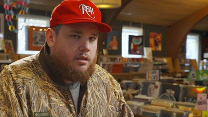 Luke Combs Gets Choked Out