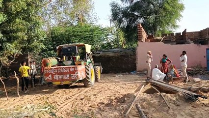 पुलिस प्रशासन की सहायता से खुलवाया मार्ग